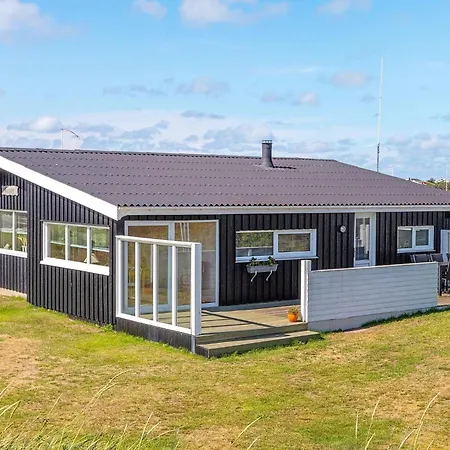 4 Person In Lokken-by Traum